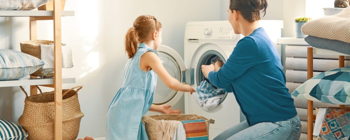 Astuces pour maîtriser votre pile de linge en un clin d'œil