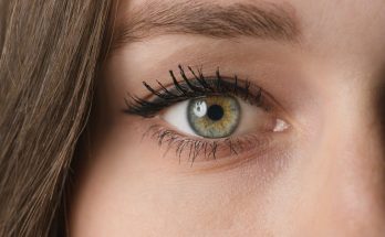 La couleur des yeux peut-elle vraiment changer au fil du temps ?