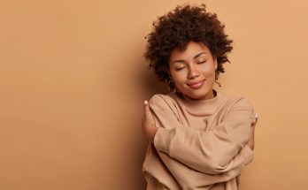 Voici 5 étapes pour vous aider à accepter vos imperfections et vous épanouir pleinement