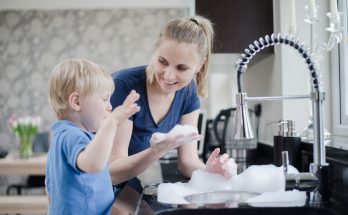 Ce que vous pouvez faire avec du liquide vaisselle dépasse l’imagination : 15 astuces bluffantes