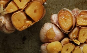 Ajoutez cet ail rôti à vos plats : un petit geste, un goût décuplé, effet garanti