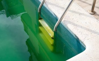 eau sale piscine